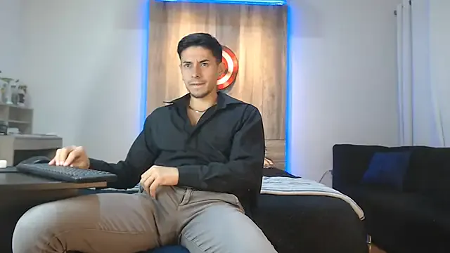 MiraDelynn – webcam model profile photo Image 6