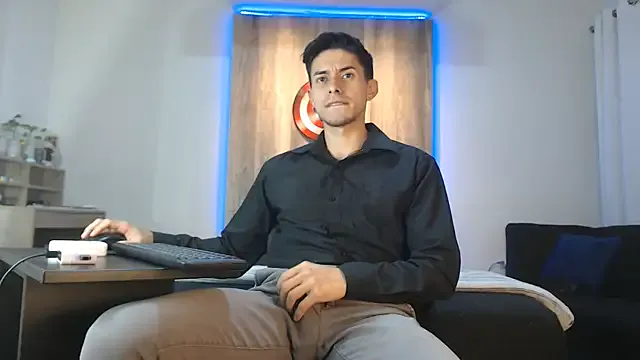 MiraDelynn – webcam model profile photo Image 7