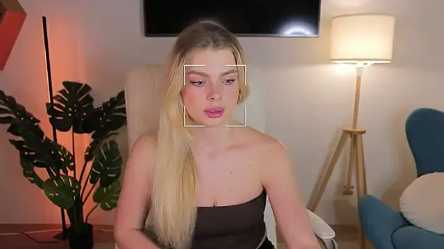 IskraGlam – webcam model profile photo Image 7