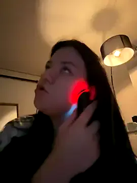 CarolineHailey – webcam model profile photo Image 7