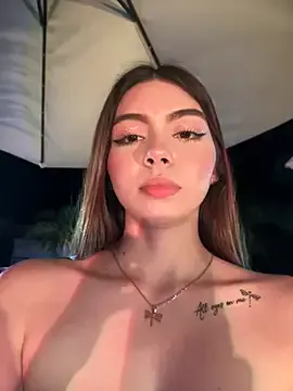 ZayaSeduce – webcam model profile photo Image 5