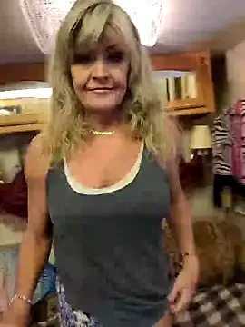 sweetieme – webcam model profile photo Image 19