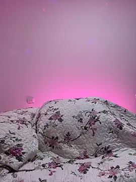 PaulinaSwift – webcam model profile photo Image 11