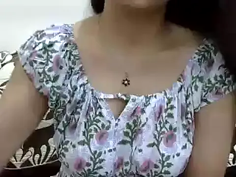 Maxinekinky – webcam model profile photo Image 14