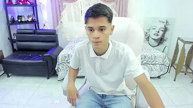 SandiSquirts – webcam model profile photo Image 6