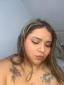 __Miray__ – webcam model profile photo Image 2