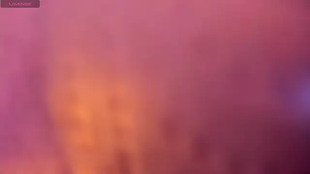 SelenaJenner – webcam model profile photo Image 18