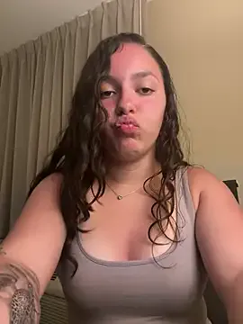 Timide_girl17 – webcam model profile photo Image 8