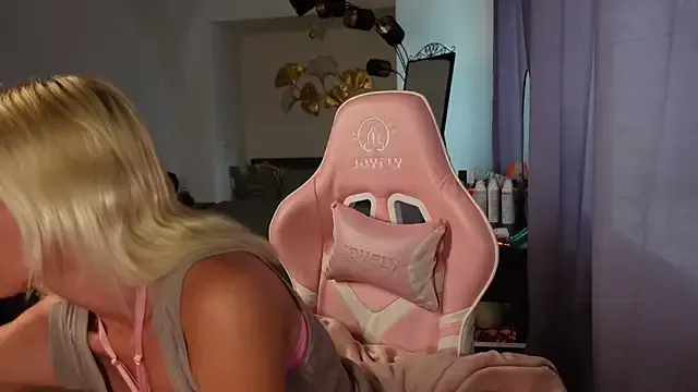 MiaRosel – webcam model profile photo Image 9