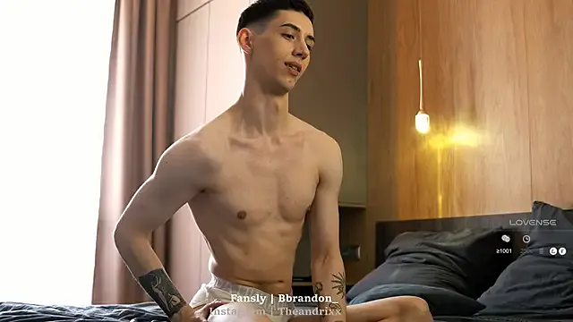 MiraDelynn – webcam model profile photo Image 7