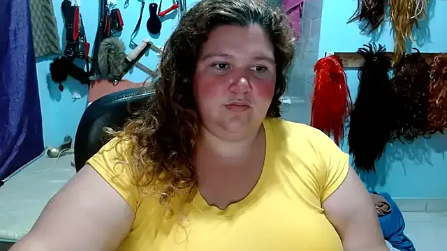 MiraLocks – webcam model profile photo Image 13