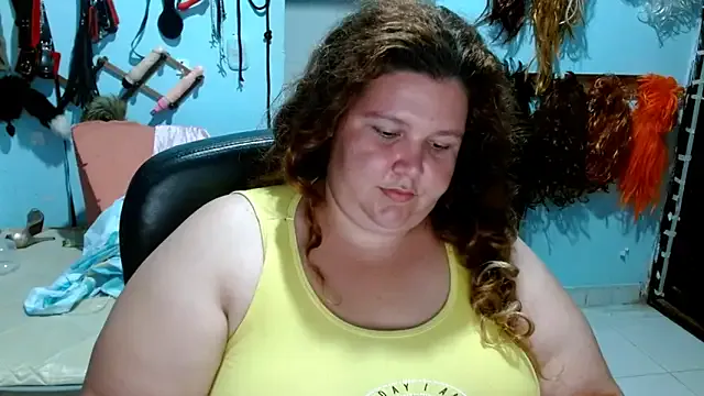 MiraLocks – webcam model profile photo Image 14