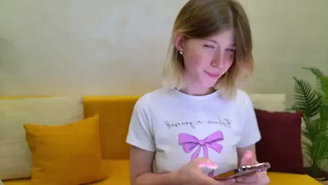 Anan-077 – webcam model profile photo Image 15