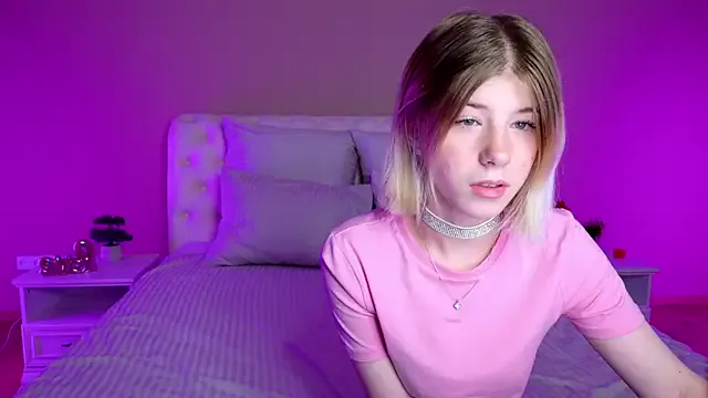 Anan-077 – webcam model profile photo Image 6