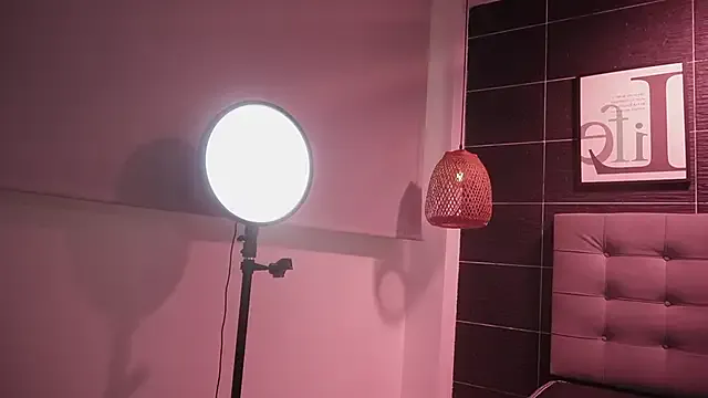 Live with devlin_nurmi on FliCam Image 4