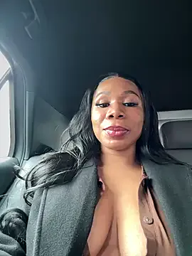 Isabella_69 – webcam model profile photo Image 19