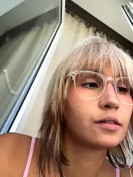 MiaRosel – webcam model profile photo Image 12