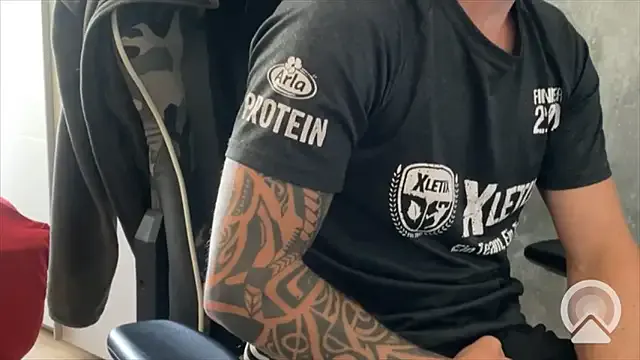 LorrySkye – webcam model profile photo Image 3