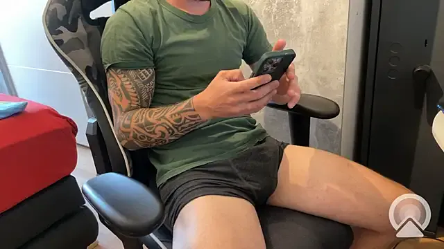 LorrySkye – webcam model profile photo Image 4