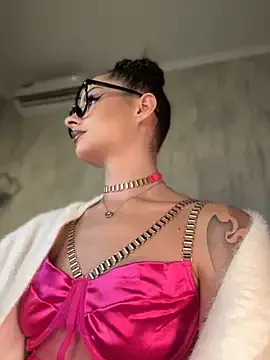 CarolineHailey – webcam model profile photo Image 12