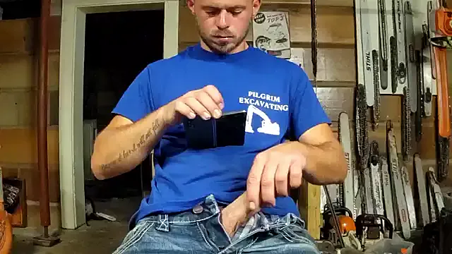 skinnyguywithbigd – webcam model profile photo Image 10