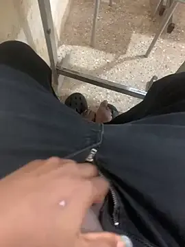 AylaRosell – webcam model profile photo Image 8