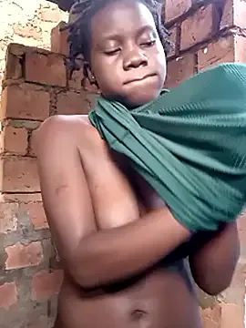 AmaraRice – webcam model profile photo Image 11