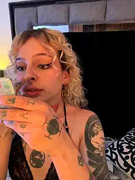GabbySinclair – webcam model profile photo Image 12