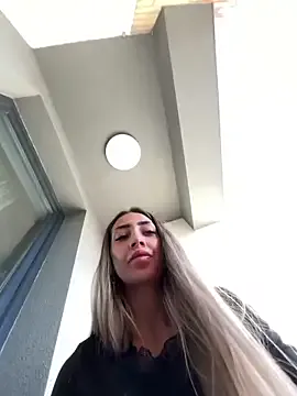 LennaVoss – webcam model profile photo Image 10