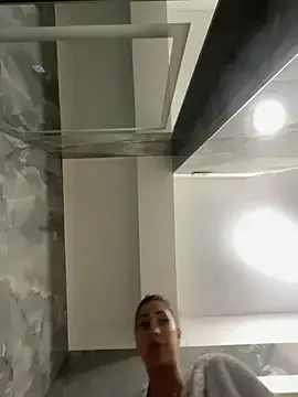 LennaVoss – webcam model profile photo Image 9