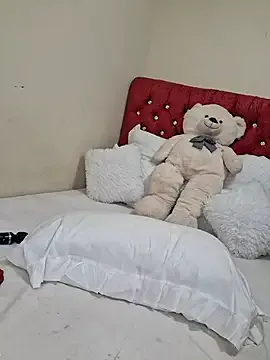 LiaBoston – webcam model profile photo Image 14