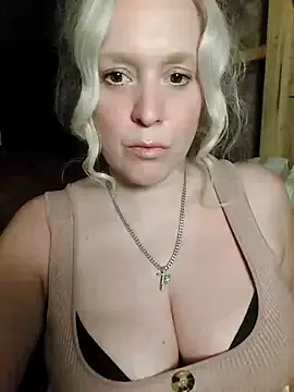 Nyakimgold – webcam model profile photo Image 14