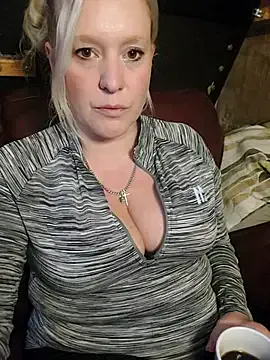 Nyakimgold – webcam model profile photo Image 7