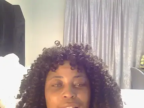 NoaMarin – webcam model profile photo Image 12