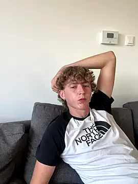 XxAlliGirlNextDoor – webcam model profile photo Image 12