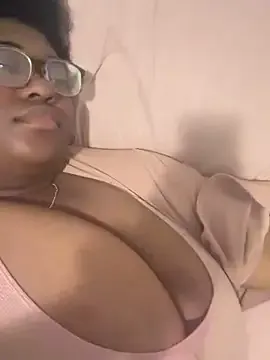 ZoeMurphy – webcam model profile photo Image 3