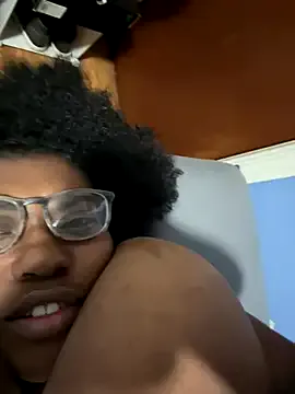 ZoeMurphy – webcam model profile photo Image 8