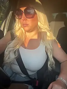 Bustyblondebabe32 Image 11