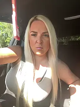 Bustyblondebabe32 Image 18
