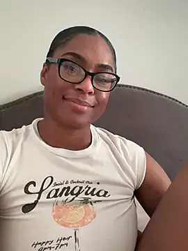 sunshinekissxo – webcam model profile photo Image 5