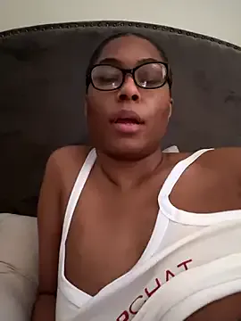 sunshinekissxo – webcam model profile photo Image 9