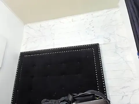 Miss_Diorr – webcam model profile photo Image 2
