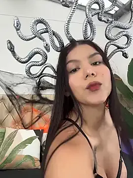 CherrySmirkXXX – webcam model profile photo Image 5