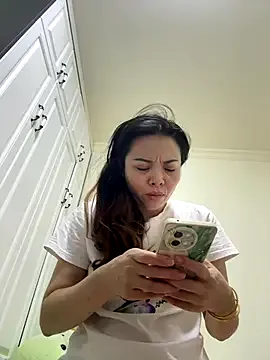 chicachocolate01 – webcam model profile photo Image 13