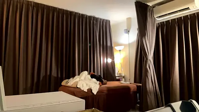 MiraDelynn – webcam model profile photo Image 10