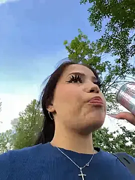 AssiaB – webcam model profile photo Image 3