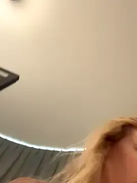 RafaellaCaruso – webcam model profile photo Image 9