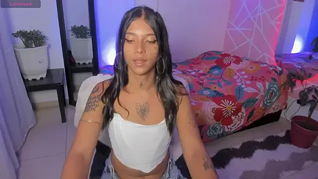 JadeMartinelli – webcam model profile photo Image 9