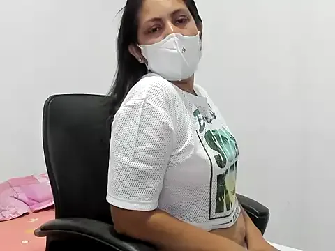 AmeliaN – webcam model profile photo Image 10