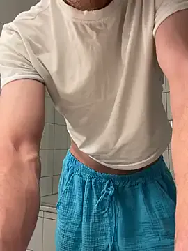 AlleRosse – webcam model profile photo Image 6